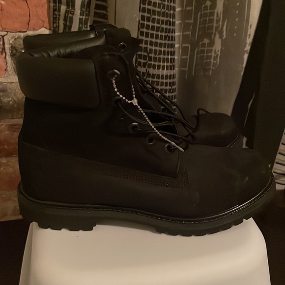 Timberlands - Picture 2 of 5